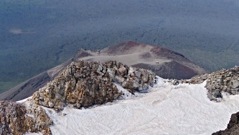 Nouvelle Zélande, novembre à janvier 2019-20, _1280076 raw Fanthams Peak et Syme Hut depuis Taranaki  2518m   ile du nor