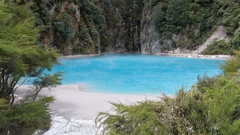 Nouvelle Zélande, novembre à janvier 2019-20, _1250666 raw Lac du Cratère de l’Enfer  Waimangu  ile du nord