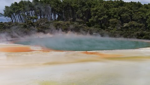 Nouvelle Zélande, novembre à janvier 2019-20, _1250700 raw Champagne Pool  site de Waiotapu  ile du nord