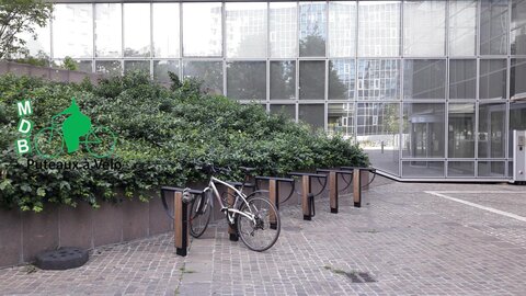 Stationnements vélos, Cours Michelet 1