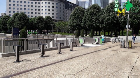 Stationnements vélos, Esplanade metro velo park 1