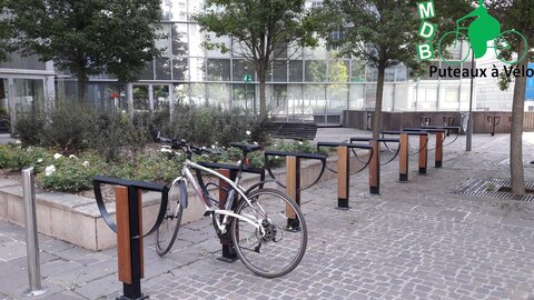 Stationnements vélos, Cours Michelet 2