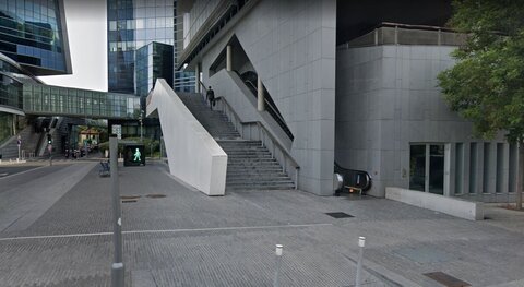 Pistes cyclables, Kupka escalator montant