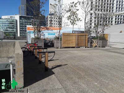 Stationnements vélos, Grande arche arrière 2