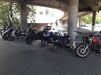 Stationnements vélos, Place des degrés 1