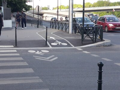 Points noirs, Quais de Seine rue Parmentier