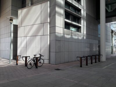 Stationnements vélos, Cours du Triangle sous MACSF