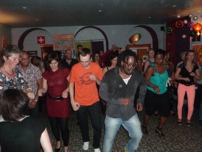 Vos photos des soirées salsa., 383455_279200