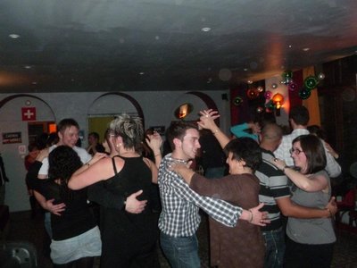 Vos photos des soirées salsa., 429977_150843471699075_1717288979_n