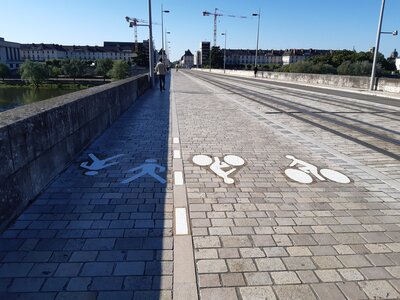 AMENAGEMENTS Transitoires ACT, pontWilsonNordTours_veloVSpieton