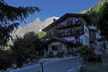 2020-07-06-11-mont-blanc, 2020-07-09-alpes-aventure-refuge-gonella-02
