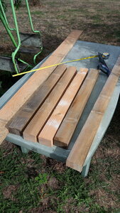 Lavernois vivrier 01 : mes premiers bacs potagers, Début des coupes : 90cm de pied, soit 15cm dans le sol et 75cm de hauteur pour le bac.