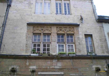 XIV Griffons, Hotel des Griffons-compressed-compressed