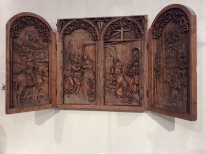 Colmar: musée d’Unterlinden. Le bâtiment qui abrite le musée est  un ancien couvent de dominicaines fondé au 13ème siècle.L’oeuvre majeure de ce musée est le retable d’Issenheim, de Grünewald., 83AF9E59-6F7D-4FC0-A609-710BF5474D74