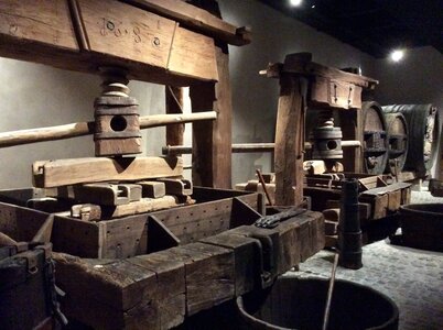 Colmar: musée d’Unterlinden. Le bâtiment qui abrite le musée est  un ancien couvent de dominicaines fondé au 13ème siècle.L’oeuvre majeure de ce musée est le retable d’Issenheim, de Grünewald., 8009DDEE-FD9B-44B3-AE5F-446D7A8F30DF