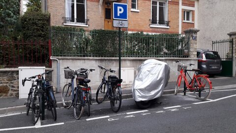 Stationnements vélos, Gambetta arceaux