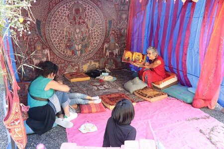 Rythmes et Couleurs de l'Inde 2020, Rythmes et Couleurs de l’Inde 7 tente a contes  4 