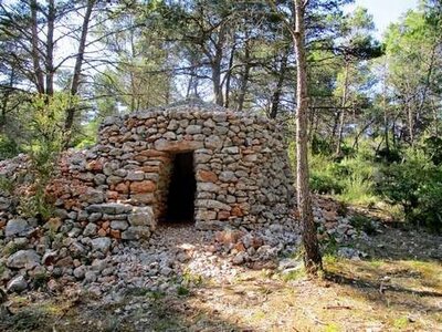 capitelles, 4-Lag Terre Rouge 