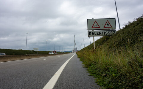balade Vélo 2020 le long des côtes, Cool j'ai la moitié du pont pour moi tout seul!