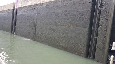 Memoires sur l'eau: de Valence à Balaruc, écluse