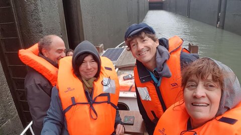 Memoires sur l'eau: de Valence à Balaruc, famille écluse