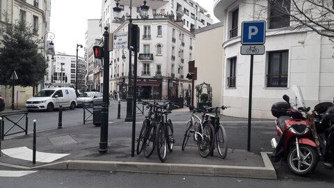 Stationnements vélos, République Vaillant saturé