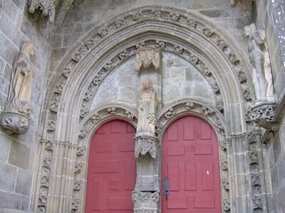 Entre Plouay et Ploerdut<br>@copyleft <a href=https://www.le-fab-lab.com>Le Fab'Blab</a> Licence Art Libre, kernascleden-eglise-02