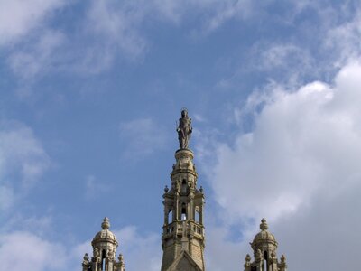 Sainte-Anne-d'Auray<br>@copyleft <a href=https://www.le-fab-lab.com>Le Fab'Blab</a> Licence Art Libre, statue-clochers-cathedrale-saint-anne-d-auray-02
