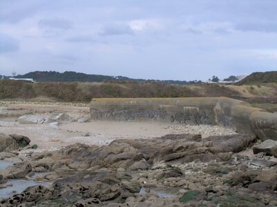 Entre Kerroch et Fort-Bloqué<br>@copyleft <a href=https://www.le-fab-lab.com>Le Fab'Blab</a> Licence Art Libre, ruine-mur-atlantique-ploemeur