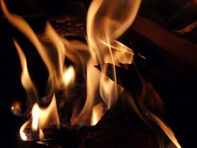 4 éléments : le FEU, 102