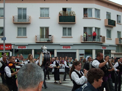 Grande parade festival Lorient 2008<br>@copyleft <a href=https://www.le-fab-lab.com>Le Fab'Blab</a> Licence Art Libre, bagad-beuzeg-ar-chap_beuzec-cap-sizun-2