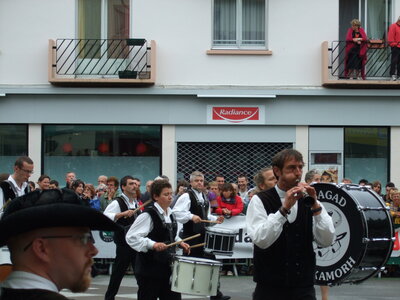 Grande parade festival Lorient 2008<br>@copyleft <a href=https://www.le-fab-lab.com>Le Fab'Blab</a> Licence Art Libre, bagad-bleidi-kamorh_camors-2