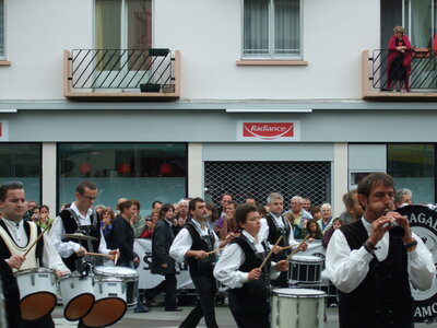 Grande parade festival Lorient 2008<br>@copyleft <a href=https://www.le-fab-lab.com>Le Fab'Blab</a> Licence Art Libre, bagad-bleidi-kamorh_camors-3