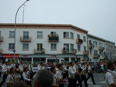 Grande parade festival Lorient 2008<br>@copyleft <a href=https://www.le-fab-lab.com>Le Fab'Blab</a> Licence Art Libre, bagad-elven2