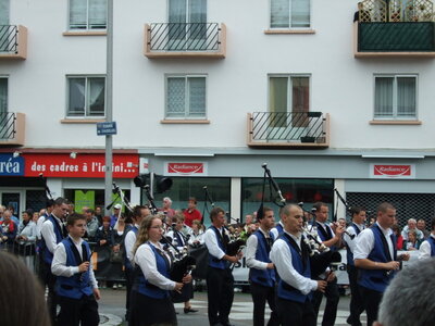 Grande parade festival Lorient 2008<br>@copyleft <a href=https://www.le-fab-lab.com>Le Fab'Blab</a> Licence Art Libre, bagad-karaez