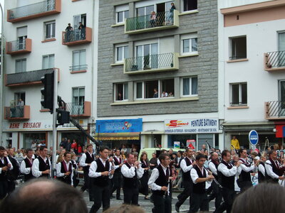 Grande parade festival Lorient 2008<br>@copyleft <a href=https://www.le-fab-lab.com>Le Fab'Blab</a> Licence Art Libre, bagad-saint-nazer1