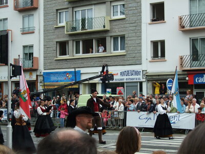Grande parade festival Lorient 2008<br>@copyleft <a href=https://www.le-fab-lab.com>Le Fab'Blab</a> Licence Art Libre, banda-de-gaitas-xarabal