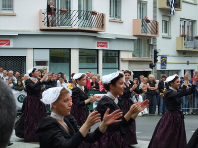 Grande parade festival Lorient 2008<br>@copyleft <a href=https://www.le-fab-lab.com>Le Fab'Blab</a> Licence Art Libre, cercle-boked-er-lann_larmor-plage3