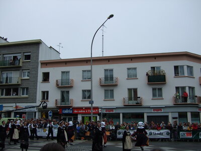 Grande parade festival Lorient 2008<br>@copyleft <a href=https://www.le-fab-lab.com>Le Fab'Blab</a> Licence Art Libre, cercle-brug-ar-menez2