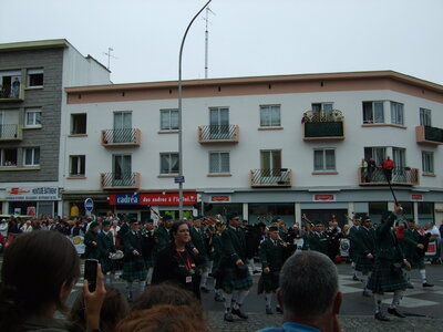 Grande parade festival Lorient 2008<br>@copyleft <a href=https://www.le-fab-lab.com>Le Fab'Blab</a> Licence Art Libre, queensland-irish-association-pipe-band-australie2