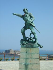 Saint-Malo 2010<br>@copyleft <a href=https://www.le-fab-lab.com>Le Fab'Blab</a> Licence Art Libre, statue-robert-surcouf