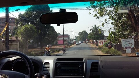 Premiers pas en Guinée, Jour de chance à Conakry, le trafic est fluide !