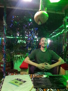 Premiers pas en Guinée, Conakry : ambiance de Noël dans un resto indien !