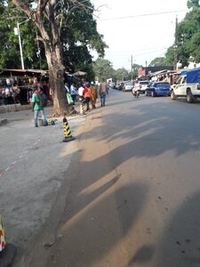 Premiers pas en Guinée, Conakry : une rue du quartier Kipé