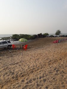 Premiers pas en Guinée, Conakry : Daktari beach à Kipé