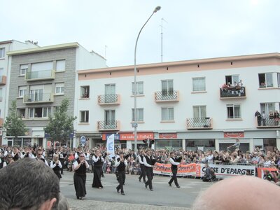 Festival interceltique Lorient 2010<br>@copyleft <a href=https://www.le-fab-lab.com>Le Fab'Blab</a> Licence Art Libre, grande-parade-festival-lorient-004