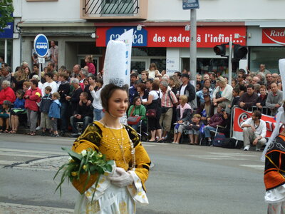 Festival interceltique Lorient 2010<br>@copyleft <a href=https://www.le-fab-lab.com>Le Fab'Blab</a> Licence Art Libre, grande-parade-festival-lorient-019