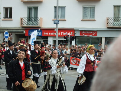 Festival interceltique Lorient 2010<br>@copyleft <a href=https://www.le-fab-lab.com>Le Fab'Blab</a> Licence Art Libre, grande-parade-festival-lorient-029