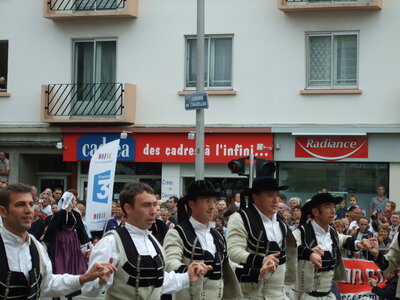 Festival interceltique Lorient 2010<br>@copyleft <a href=https://www.le-fab-lab.com>Le Fab'Blab</a> Licence Art Libre, grande-parade-festival-lorient-033