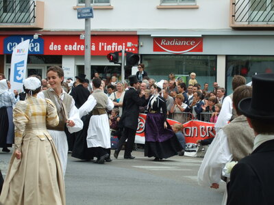 Festival interceltique Lorient 2010<br>@copyleft <a href=https://www.le-fab-lab.com>Le Fab'Blab</a> Licence Art Libre, grande-parade-festival-lorient-042